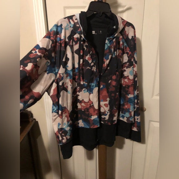 Xersion Multicolor Patterned Jacket - Picture 3 of 5